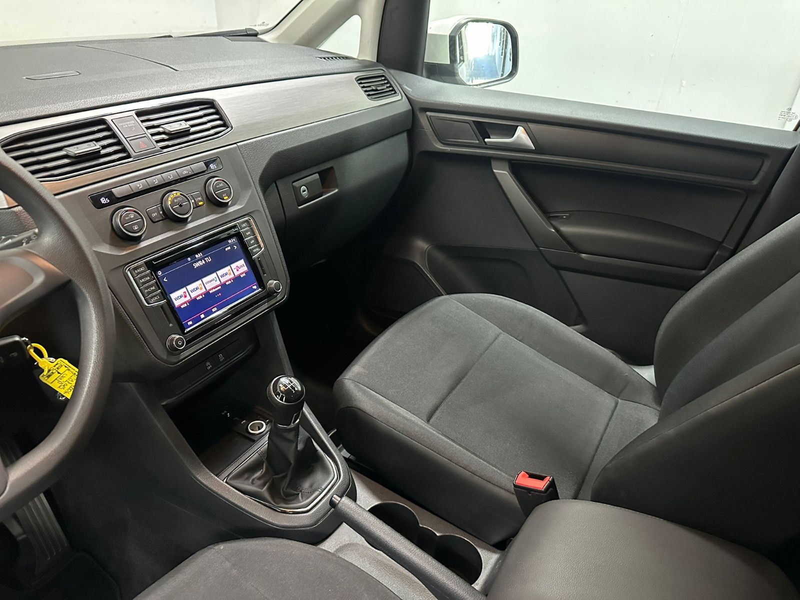 Fahrzeugabbildung Volkswagen Caddy Maxi 2,0TDI 5-Sitzer*AHK*TEMPO*NAVI*
