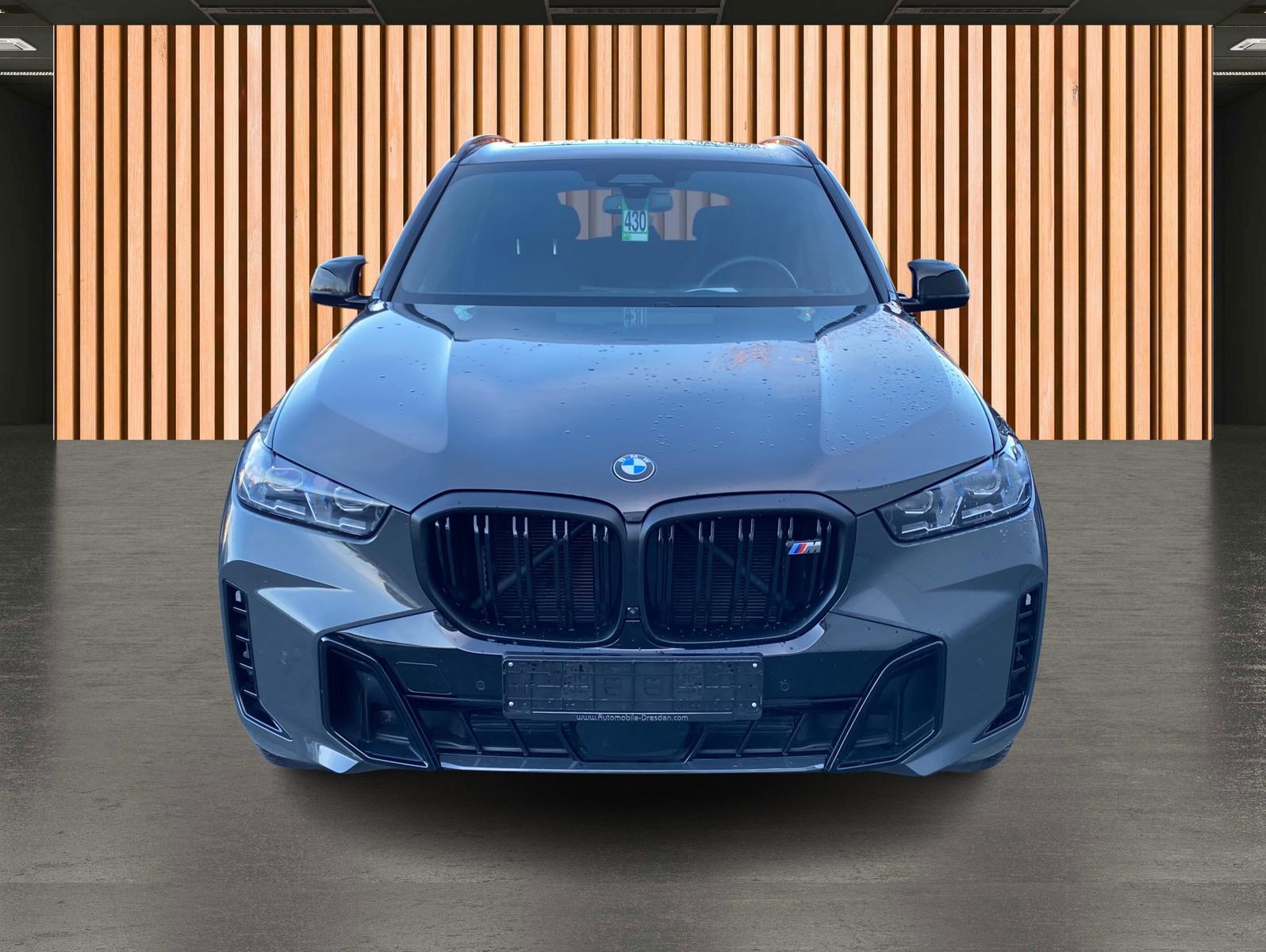 BMW X5 M60 i xDrive*NP 144.000€*SkyLounge