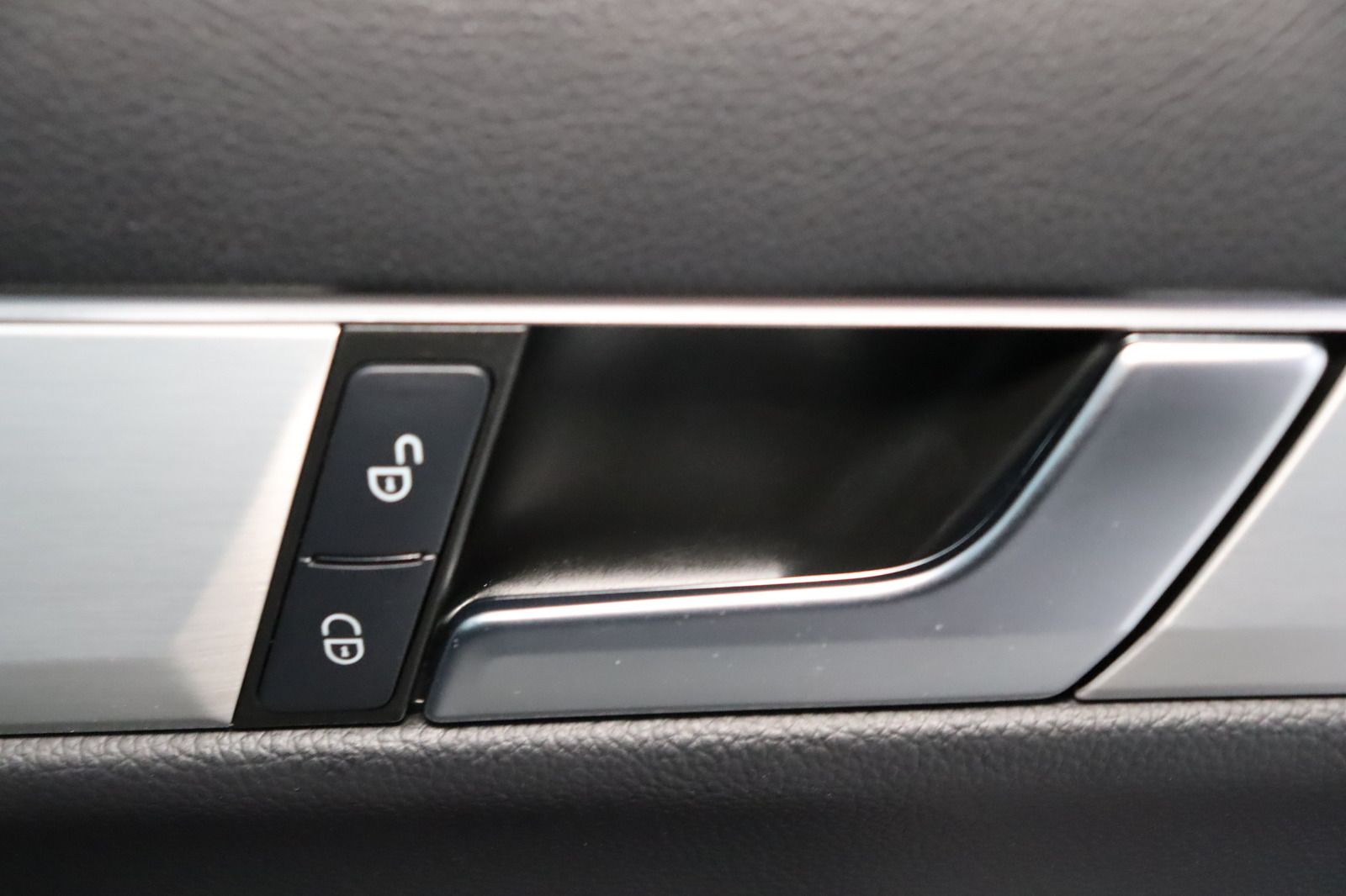 Fahrzeugabbildung Mercedes-Benz C 250 CDI T BlueEFF AVANTG. AMG-Paket * DIS *