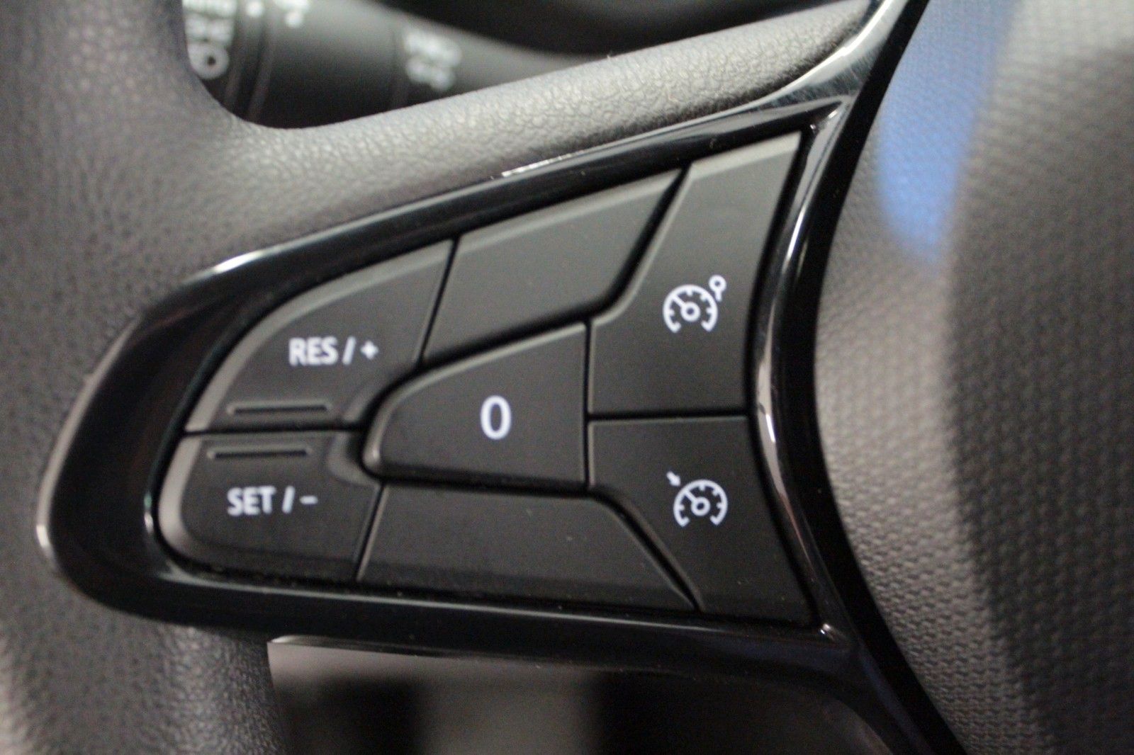 Fahrzeugabbildung Renault Trafic Blue dCi 150 EDC Evo*Automatik*8-Sitzer*