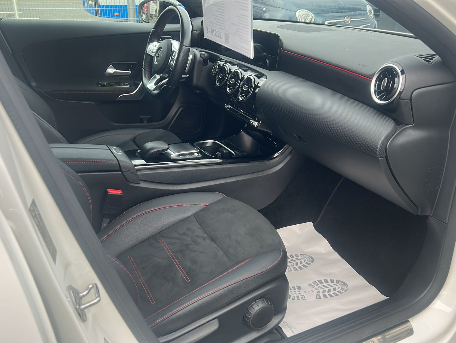Fahrzeugabbildung Mercedes-Benz A 200 dAMG Line