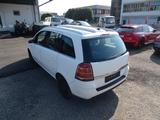 Opel Zafira B Cosmo 7 Sitze Klima PDC Navi - Opel Zafira aus 2005 mit Diesel-Antrieb