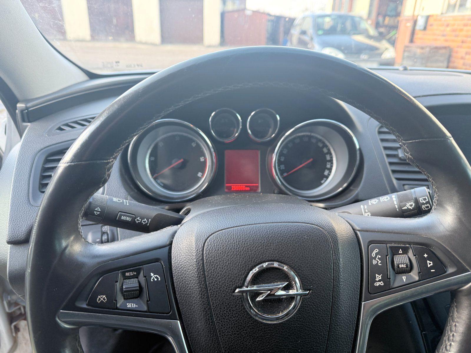 Opel Insignia 2013 — photo 6