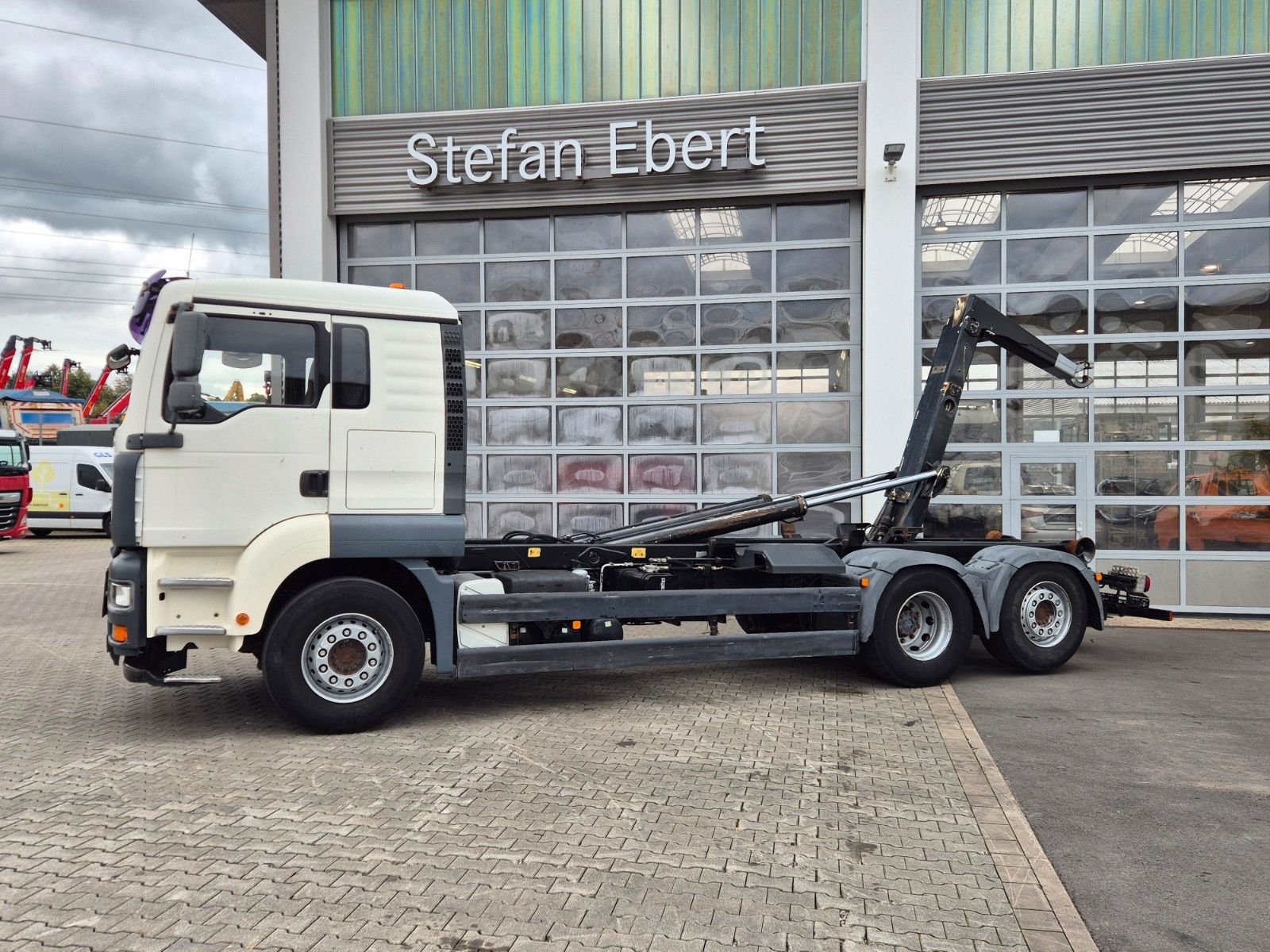 Fahrzeugabbildung MAN TGA 26.440 6x2-2 BL Meiller RK 20.70 Bett