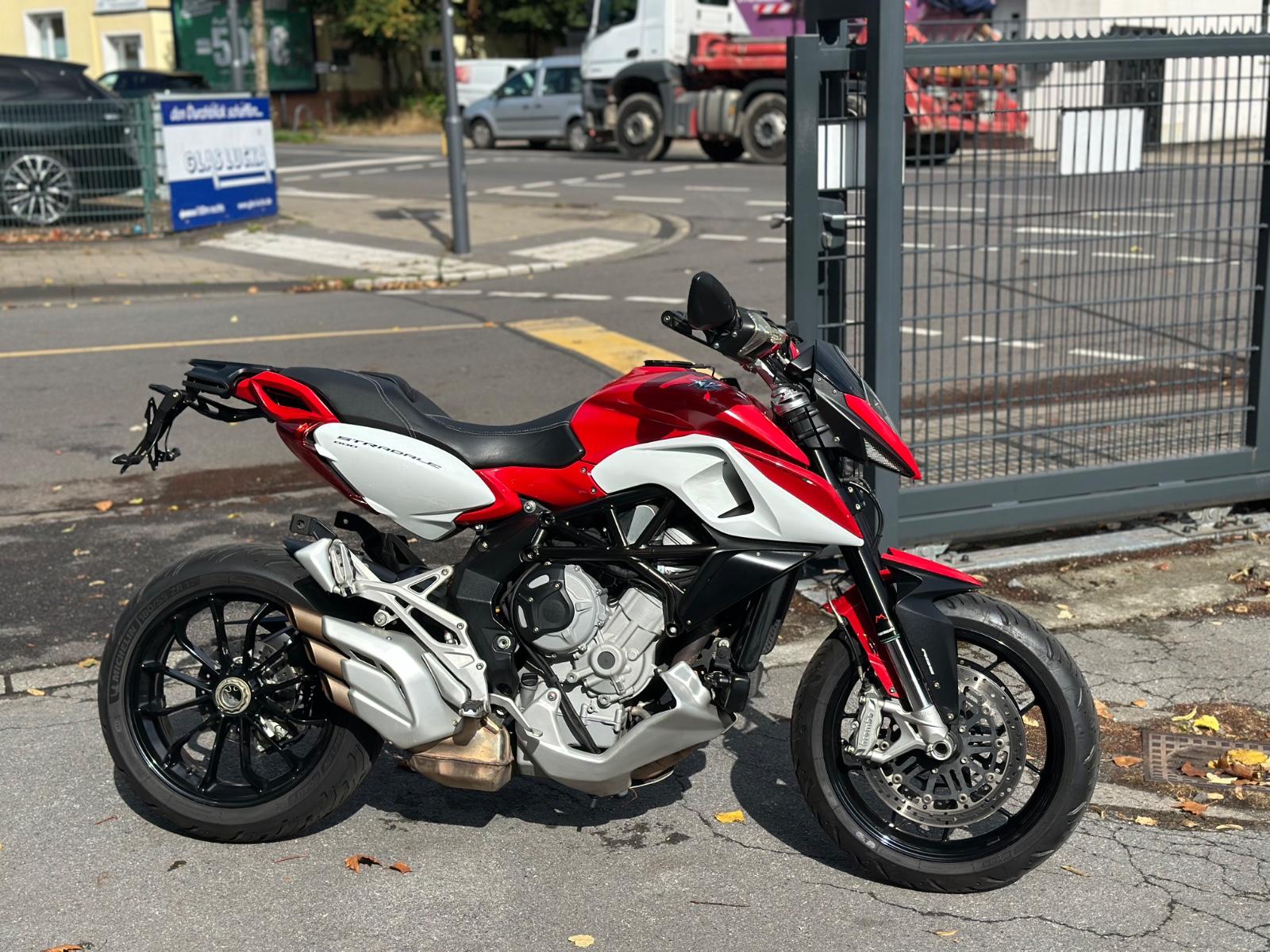 MV Agusta Stradale 800 ABS Bj 16 / 27TKM