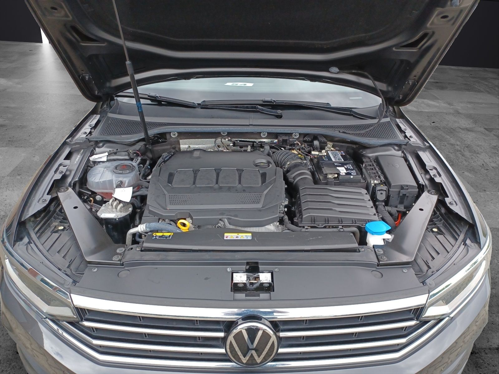 Fahrzeugabbildung Volkswagen Passat Variant TDI Business Matrix Navi ACC RFK