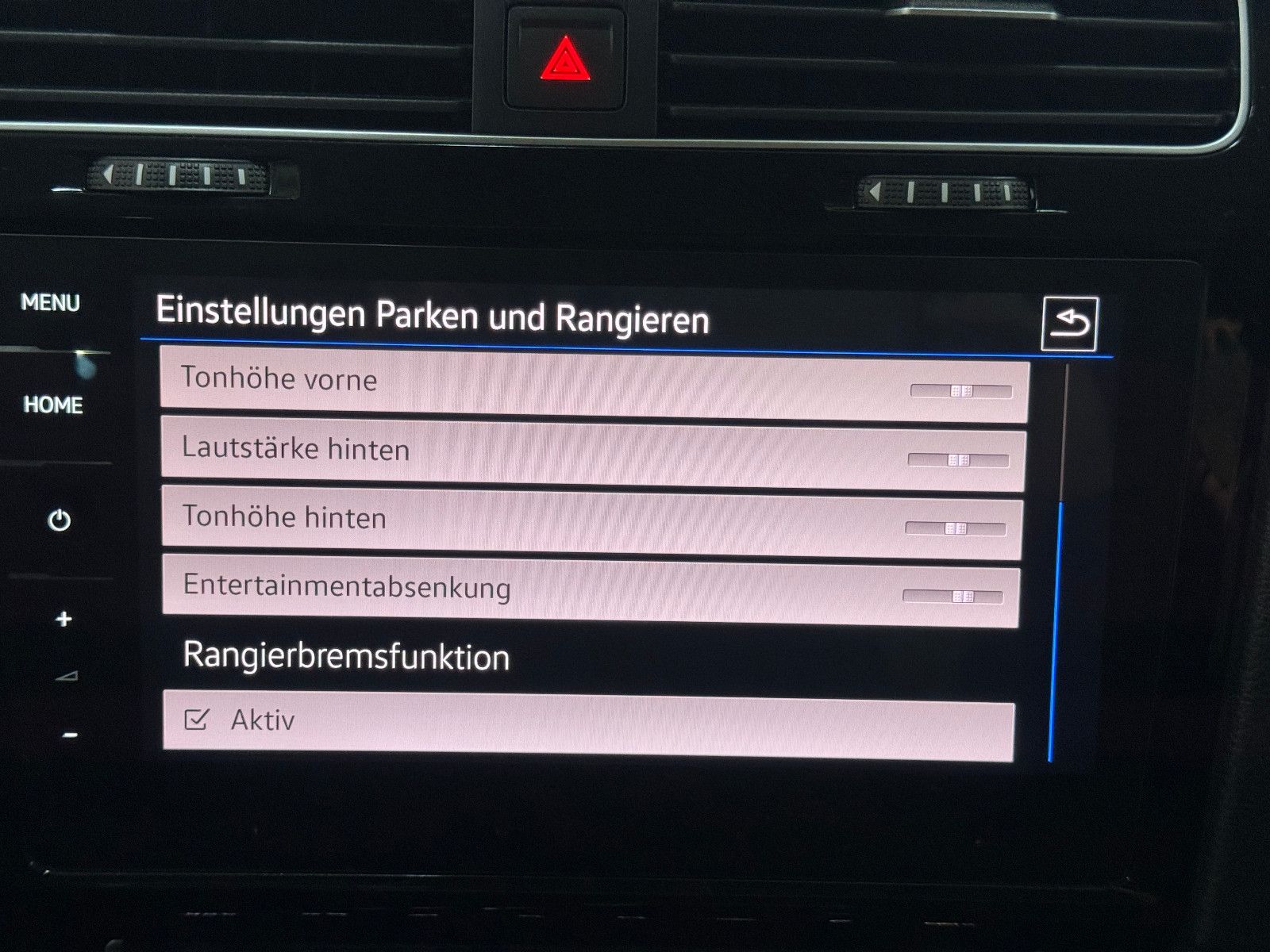 Fahrzeugabbildung Volkswagen Golf VARIANT 2.0 TDI DSG R-LINE SPORTPAKET VOLL