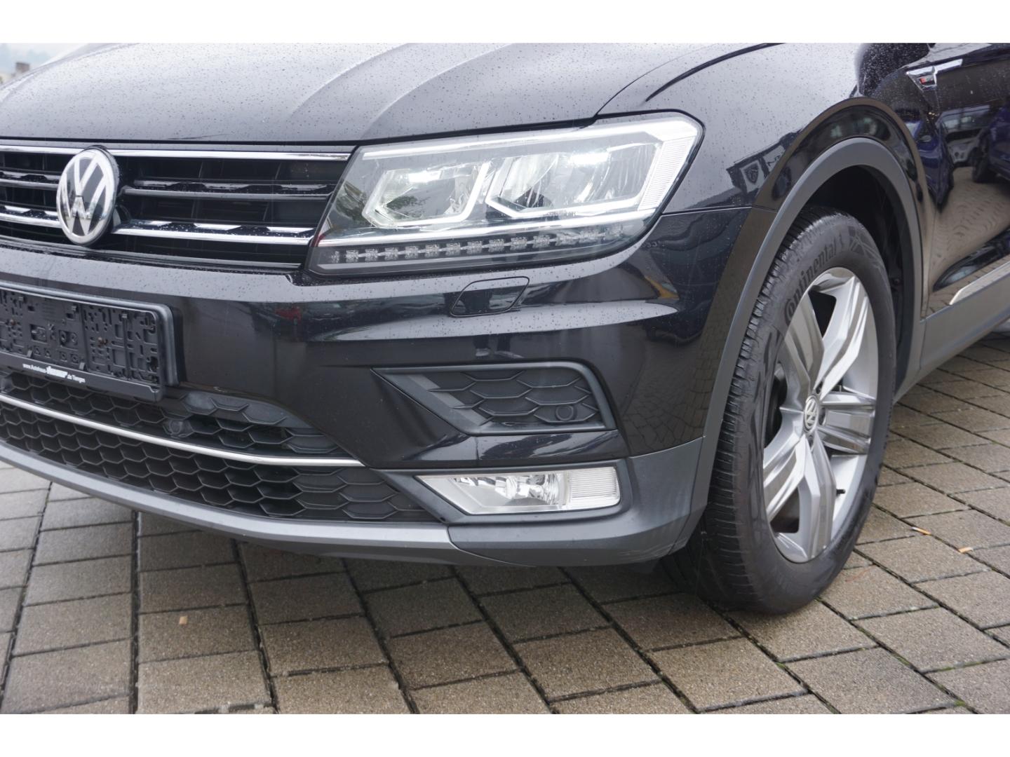 Volkswagen Tiguan 2.0 TDI 4Mot Highline DSG AHK Navi LED 19