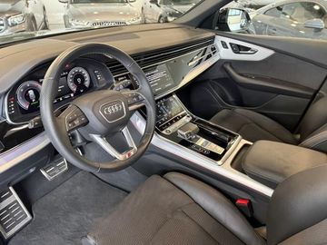 Audi Q8 - 9