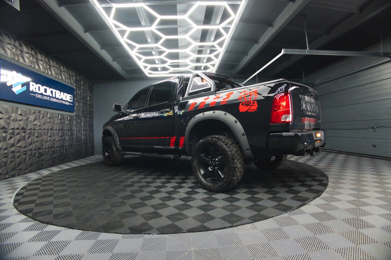 Fahrzeugabbildung Dodge RAM 5.7 V8 HEMI 4x4 OFFROAD Night-Paket *LED*AHK