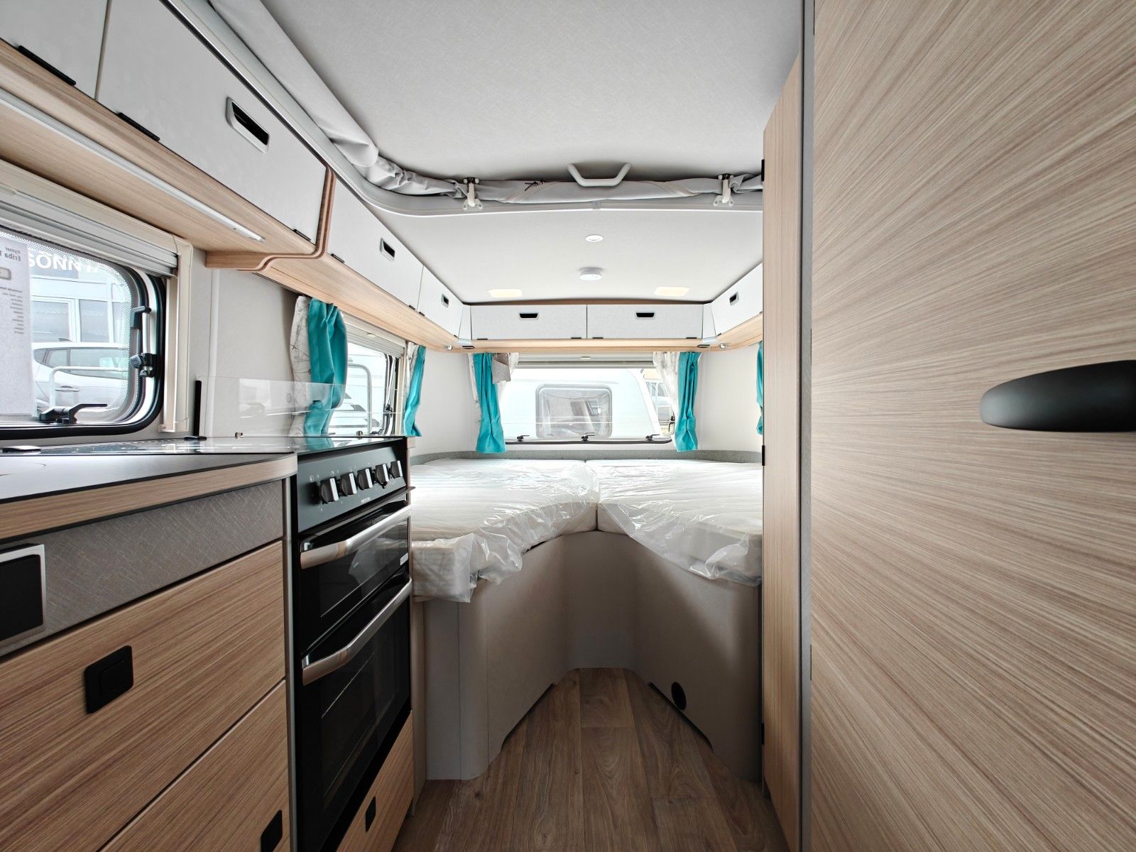 Fahrzeugabbildung HYMER / ERIBA / HYMERCAR Touring 642 Harbour Blue - JETZT 7.344€ SPAREN !