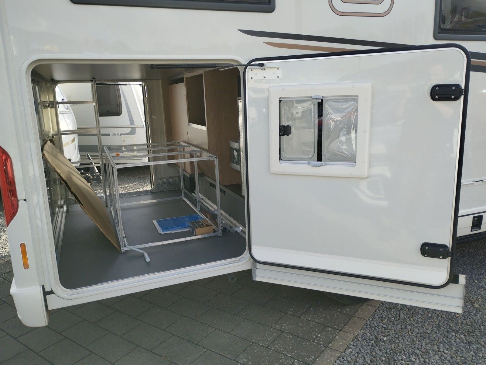 Fahrzeugabbildung Carthago C1-tourer I 143 LE