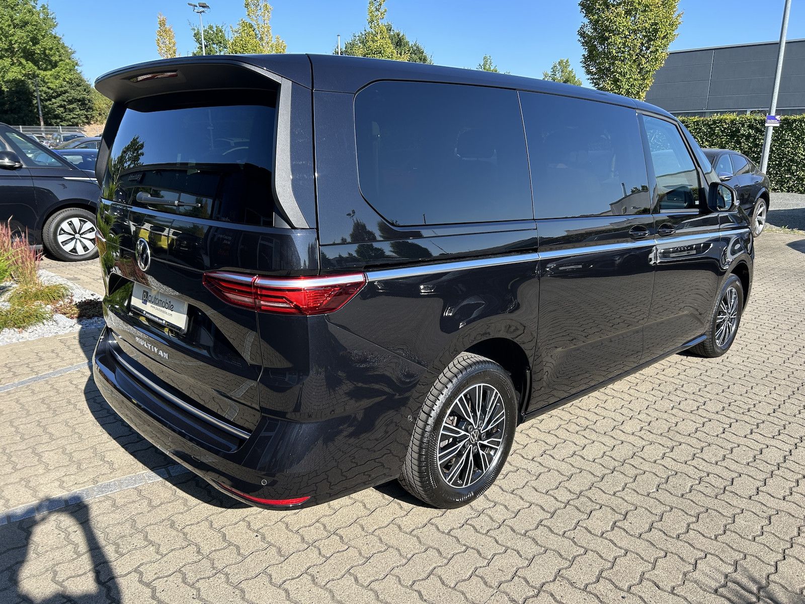 Volkswagen T7 Multivan 2.0 TDI DSG Style lang AHK Kamera foto 5
