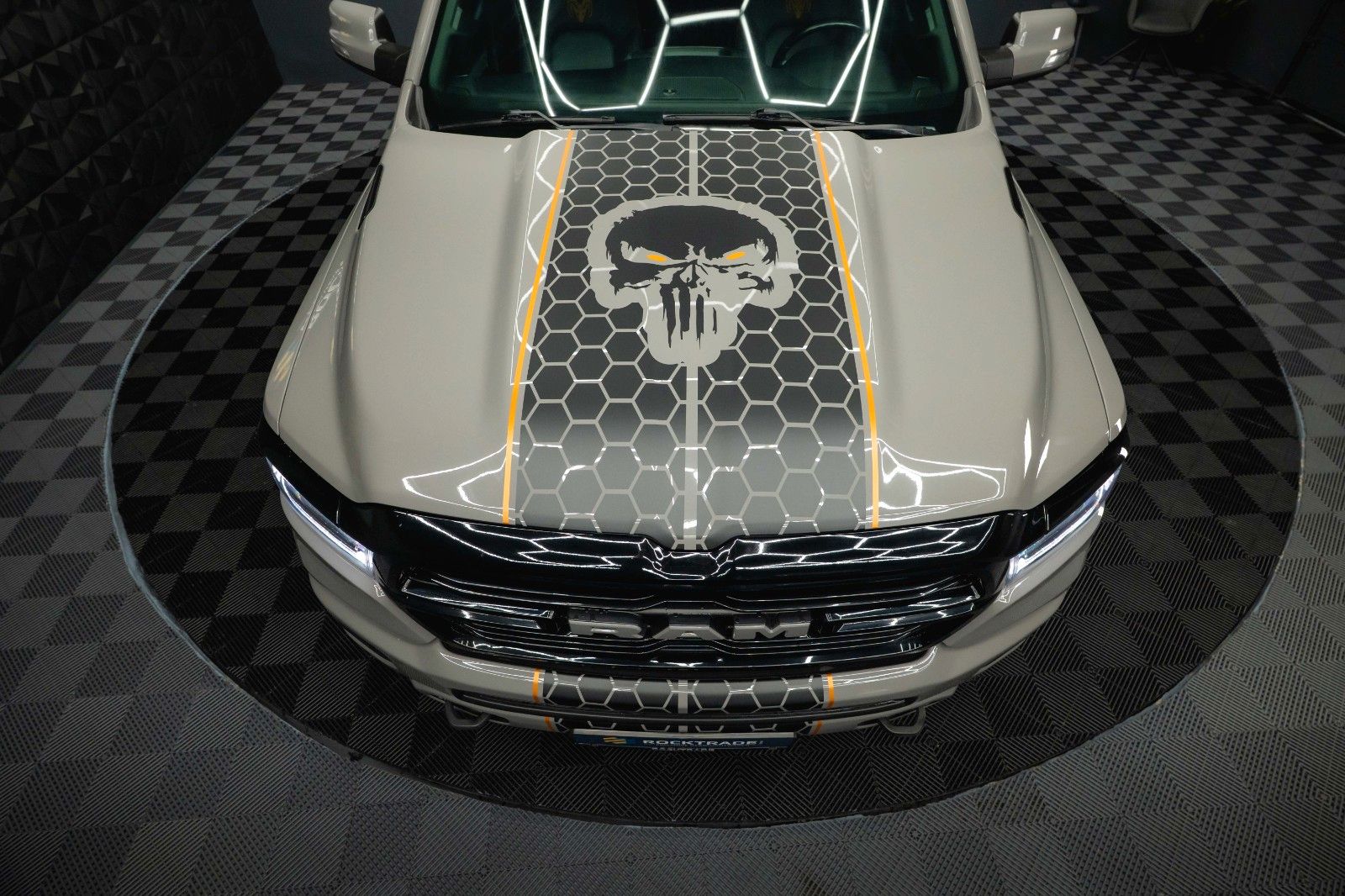 Fahrzeugabbildung Dodge RAM 5.7 V8 HEMI 4x4 OFFROAD Night PUNISHER 19%