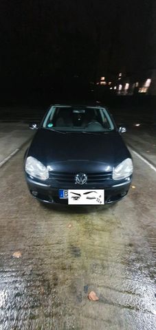 Volkswagen Vw golf 5 1 Hand 1,6 TÜV 5.2026    zahnrie...