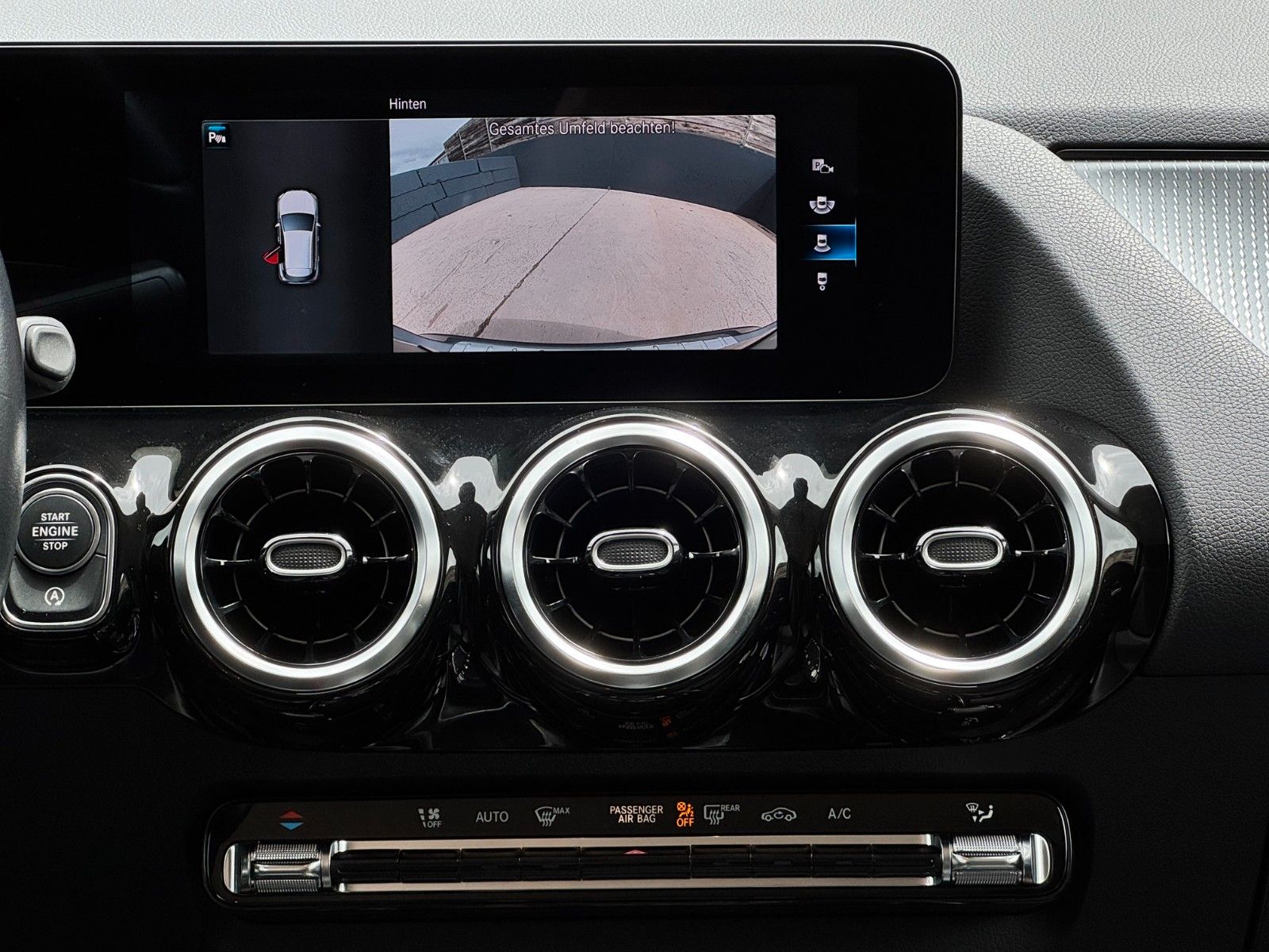 Fahrzeugabbildung Mercedes-Benz GLA 200 7G-DCT Progressive CarPlay Temp CAM AHK