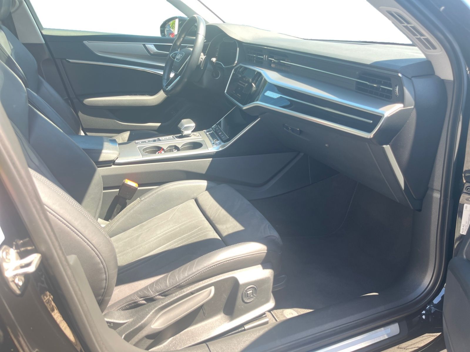 Fahrzeugabbildung Audi A6 Avant 50 TFSI e PHEV quattro sport pano