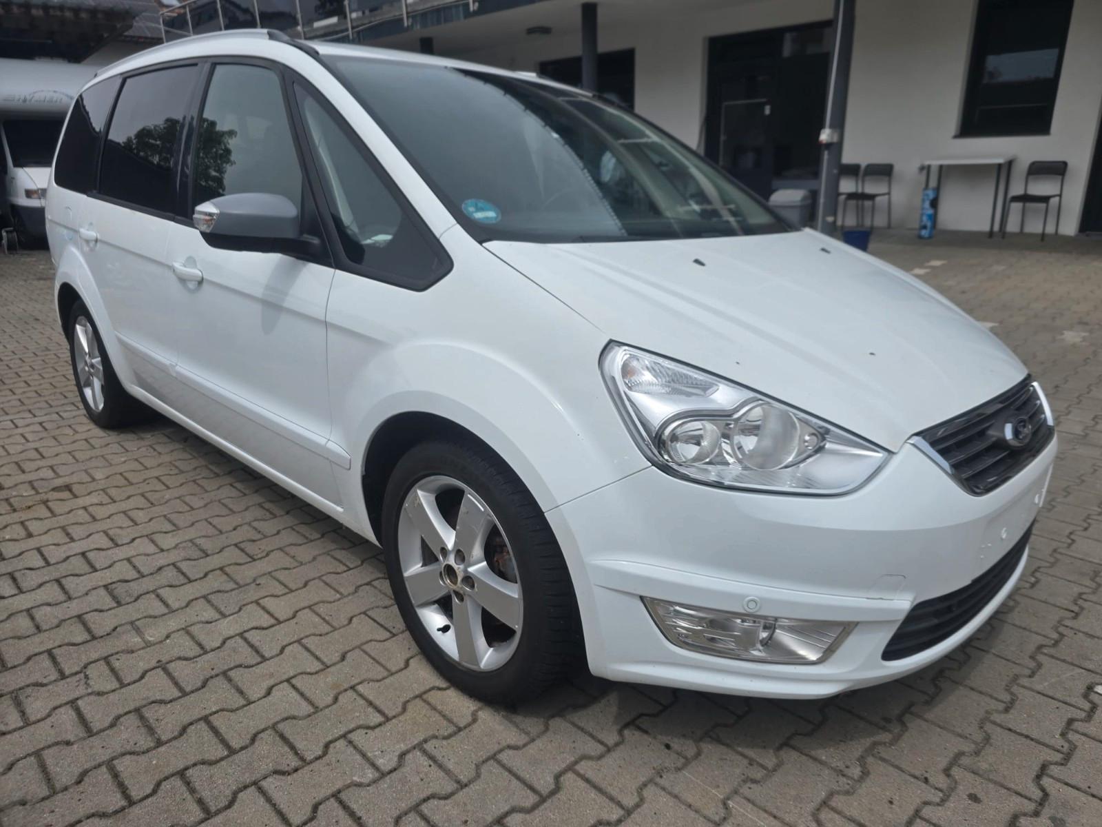 Ford Galaxy 2011 — rear view