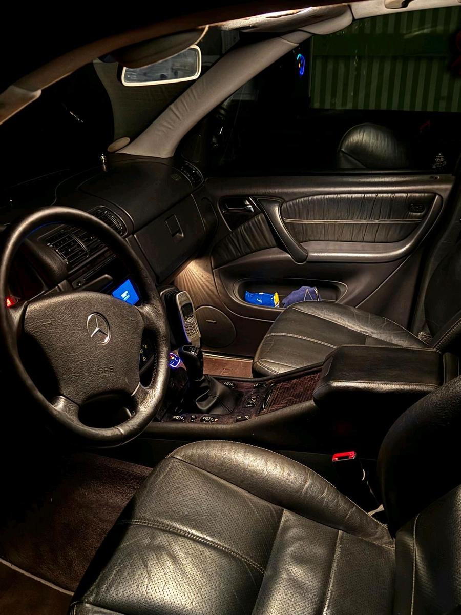 Mercedes-Benz ML270 2004 — photo 15