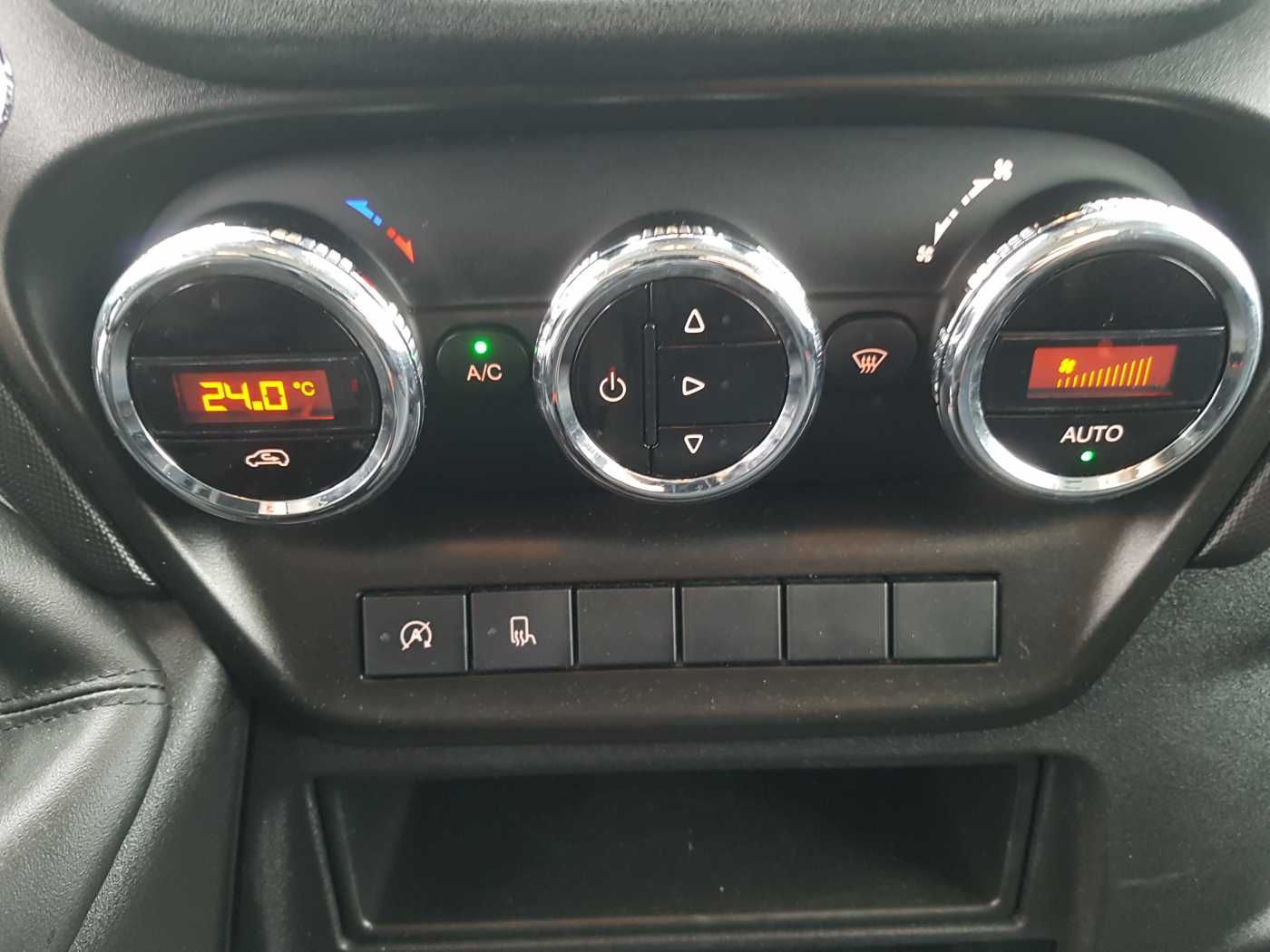 Fahrzeugabbildung Iveco Daily 35 S16 A8 V *Klima*Automatik*L4.100mm*