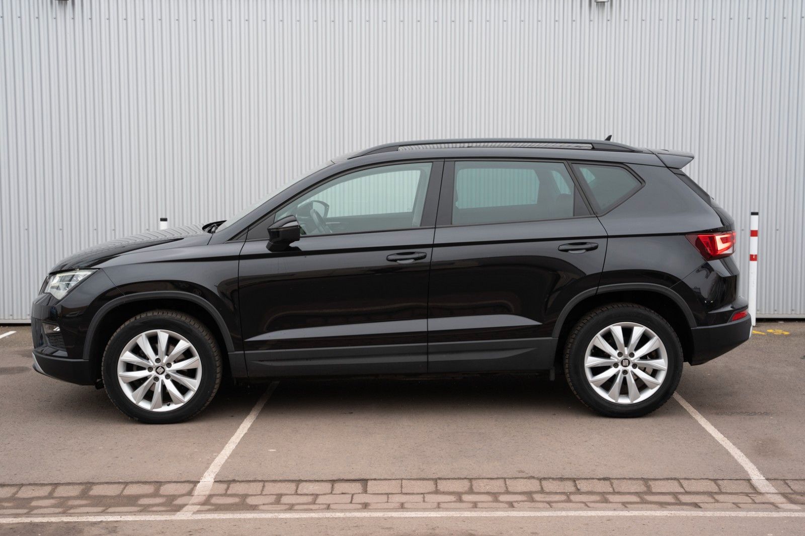 Fahrzeugabbildung SEAT ATECA STYLE 1.0 TSI LED 1.HD CARPLAY WENIG KM