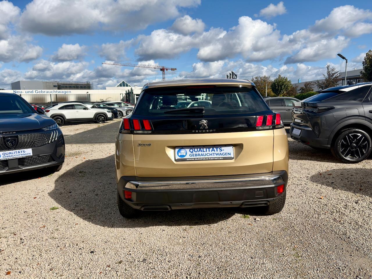 Peugeot 3008 1.2 12V e-THP / Allwetter Reifen