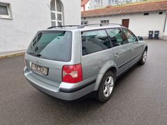 Fahrzeugabbildung Volkswagen Passat Variant 2.0 Basis HU 07/2027