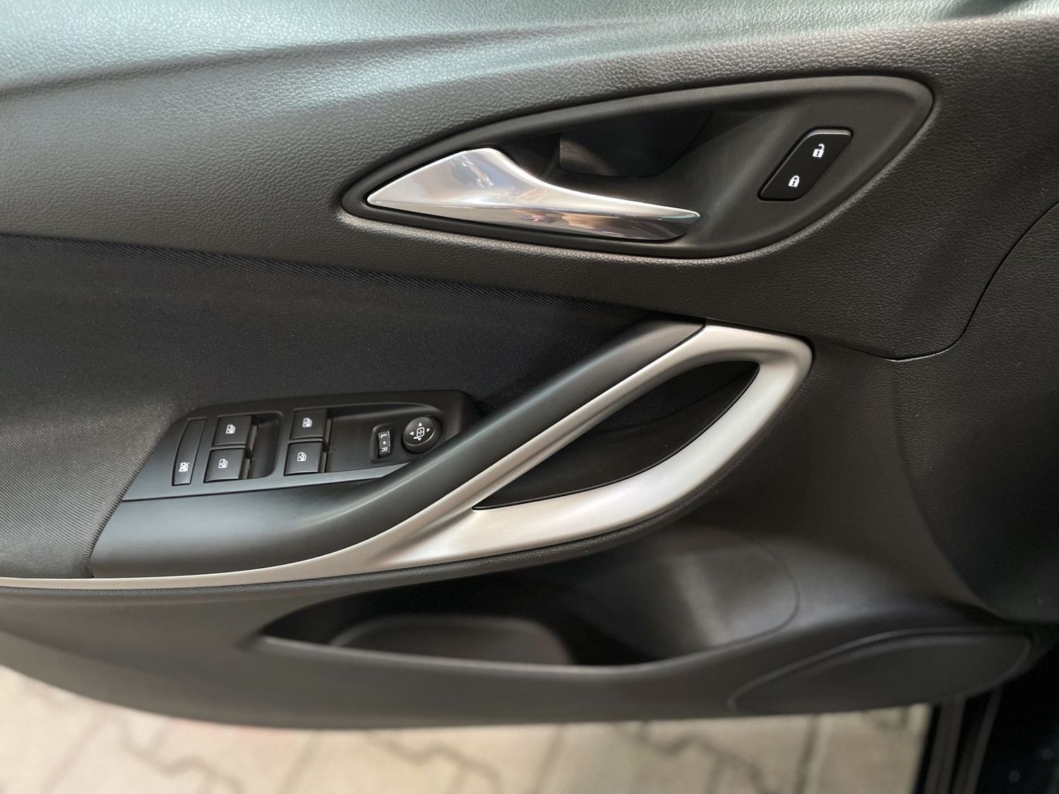 Fahrzeugabbildung Opel Astra 1.5 CDTI Business #LED#PDC#SHZ#Navi#Tempo#