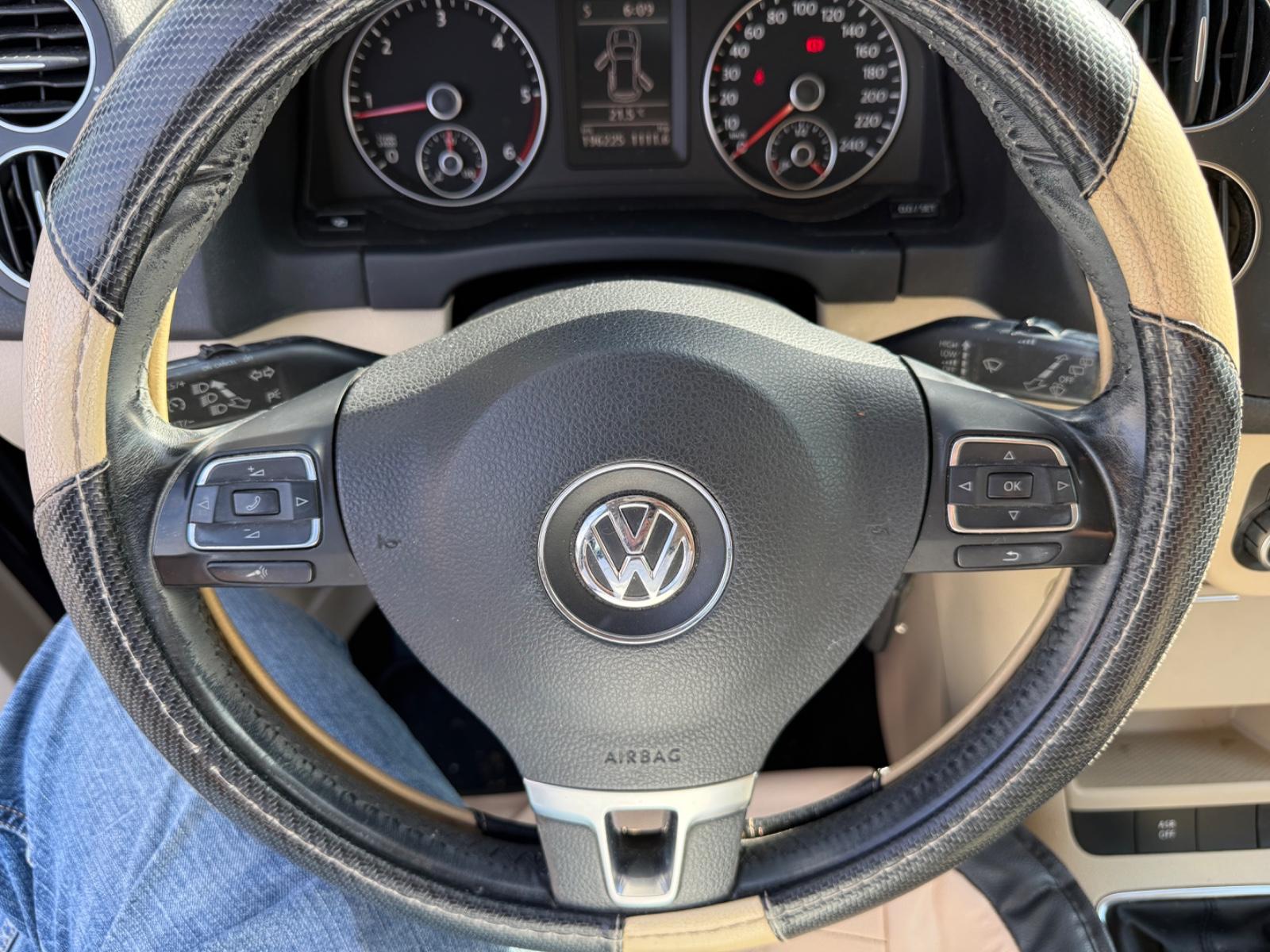 Volkswagen Golf Plus 2010 — photo 17