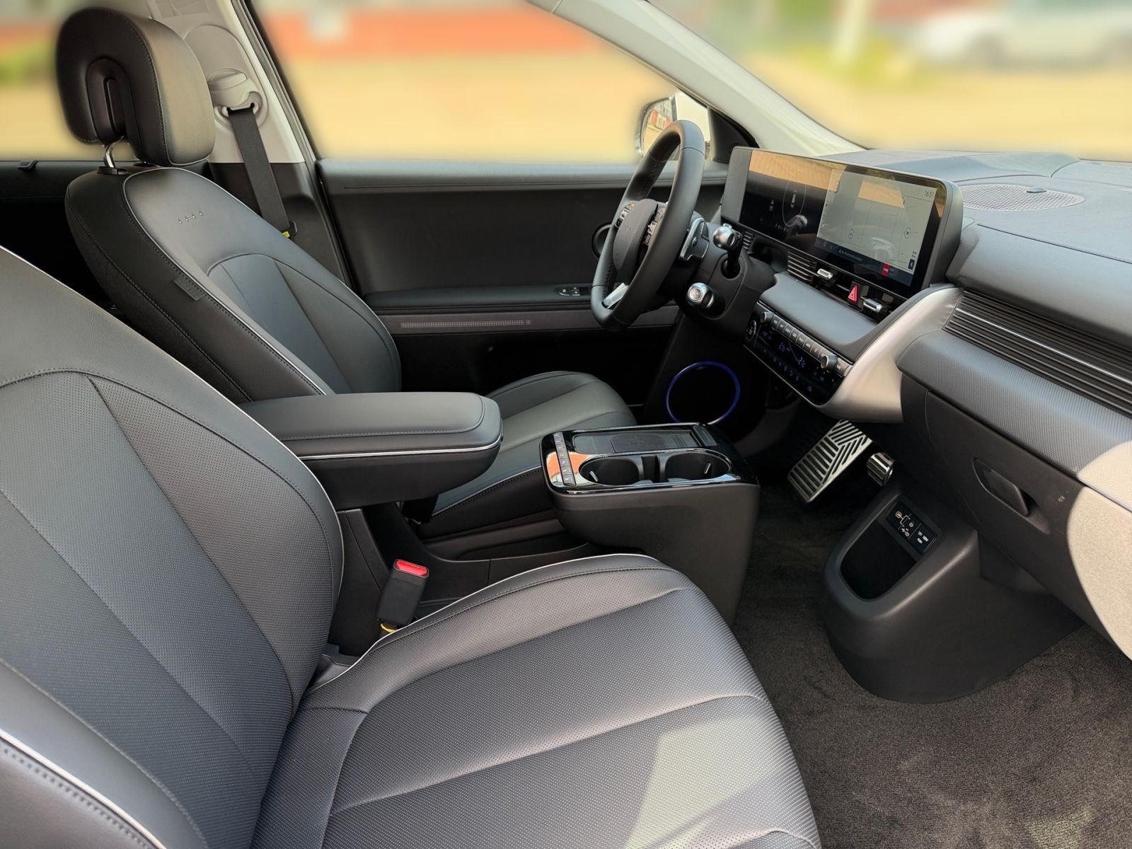 Fahrzeugabbildung Hyundai IONIQ 5 Uniq Elektro 84 kWh 4WD Park-Paket