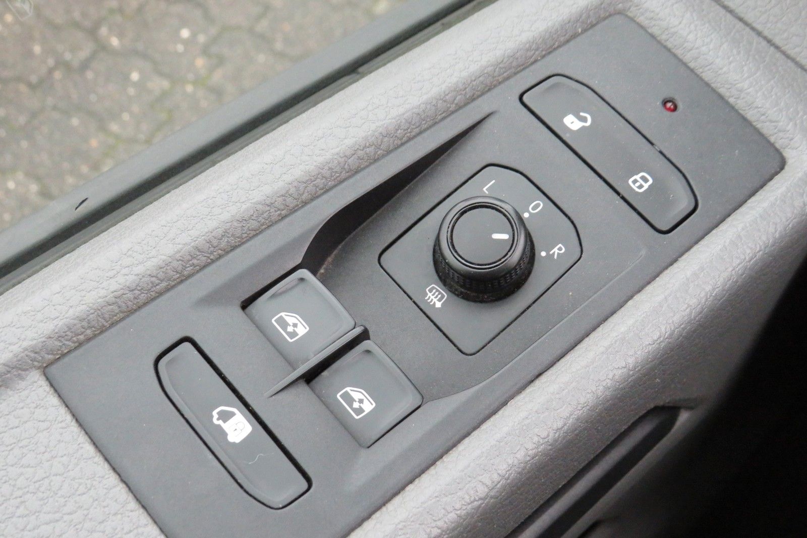 Fahrzeugabbildung Volkswagen T6 Kasten TDI KURZ KLAPPE KLIMA PDC TELVOR 1.HD