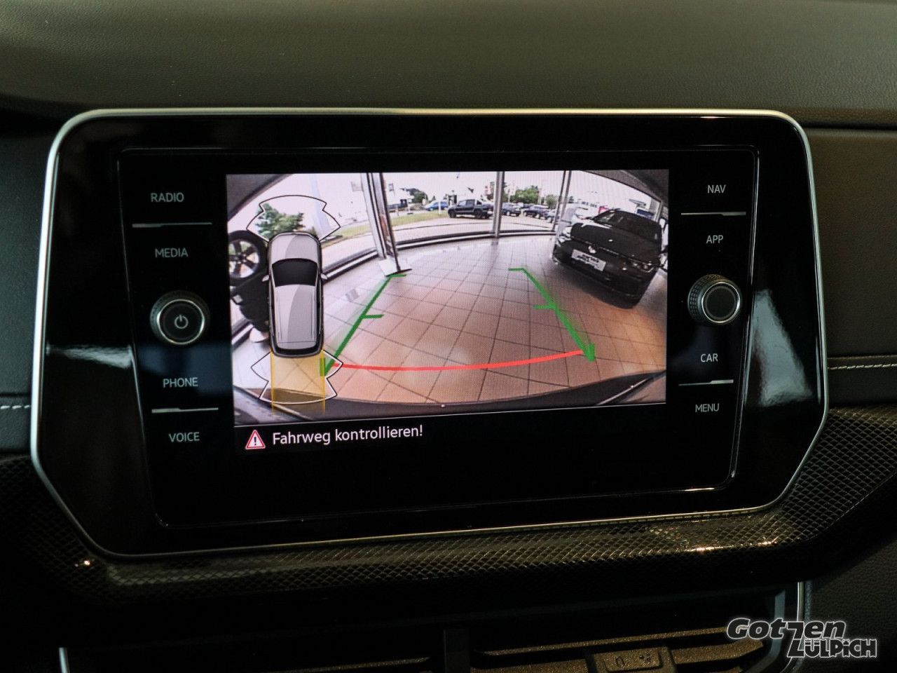 Fahrzeugabbildung Volkswagen T-Cross 1.0 TSI 85 kW R-Line Navi IQ.DRIVE LED
