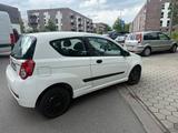 Chevrolet Aveo 1.2 Benzin | TÜV | Neu Getr... - Chevrolet Aveo in Hamburg