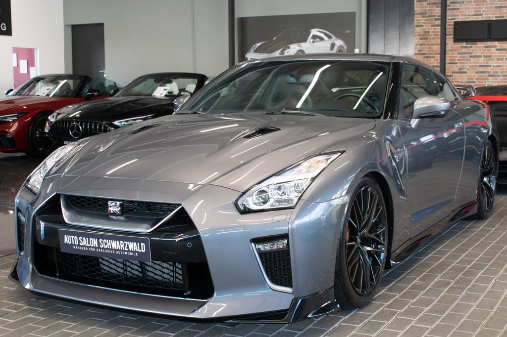 Nissan GT-R