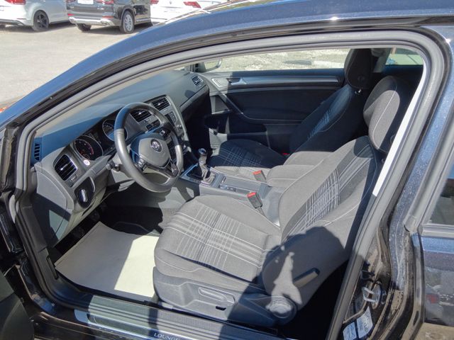 Fahrzeugabbildung Volkswagen Golf VII Lim. Lounge/1.Hd/38TKM/Xenon/PDC/