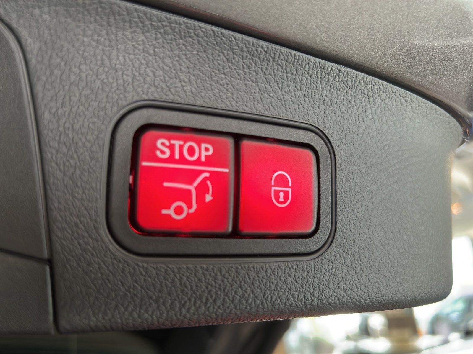 Fahrzeugabbildung Mercedes-Benz GLA 45 S AMG Perf.Sitze DISTRO Massage AERO Pano