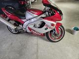 Yamaha YZF1000R Thunderace - YAMAHA 2002 YZF R1