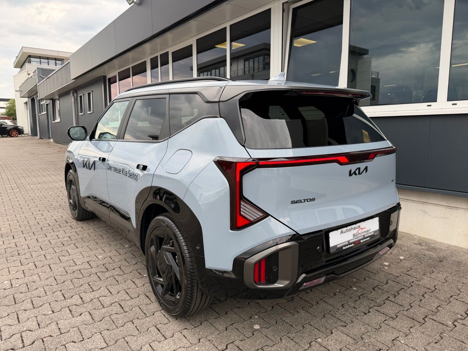 Fahrzeugabbildung Kia Seltos 1.6T 180 AWD DCT X-LINE STD