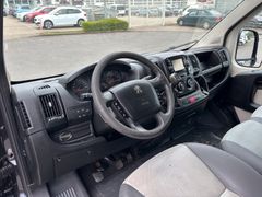 Fahrzeugabbildung Peugeot Boxer HDi 180,3.0L,L4,Pritsche,Doka 7-Sitzer,AHK