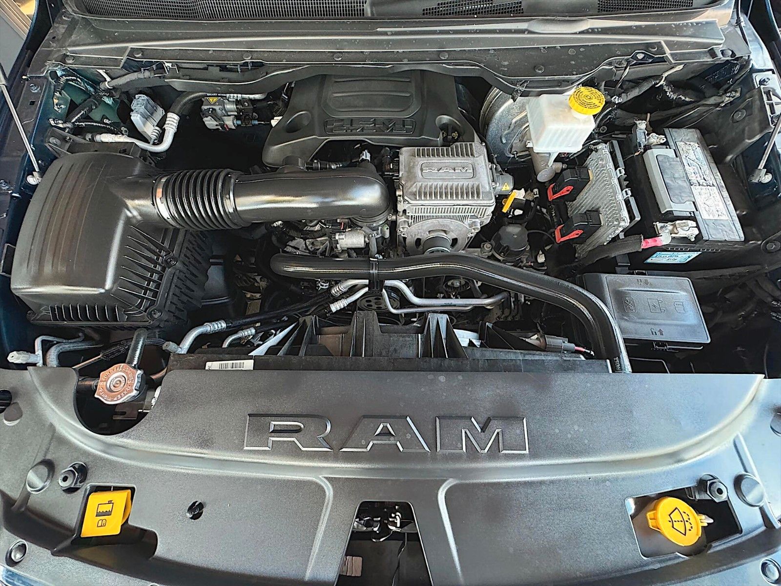 Fahrzeugabbildung Dodge RAM 5.7 V8 HEMI Night-Edition Offroad 4x4  LPG