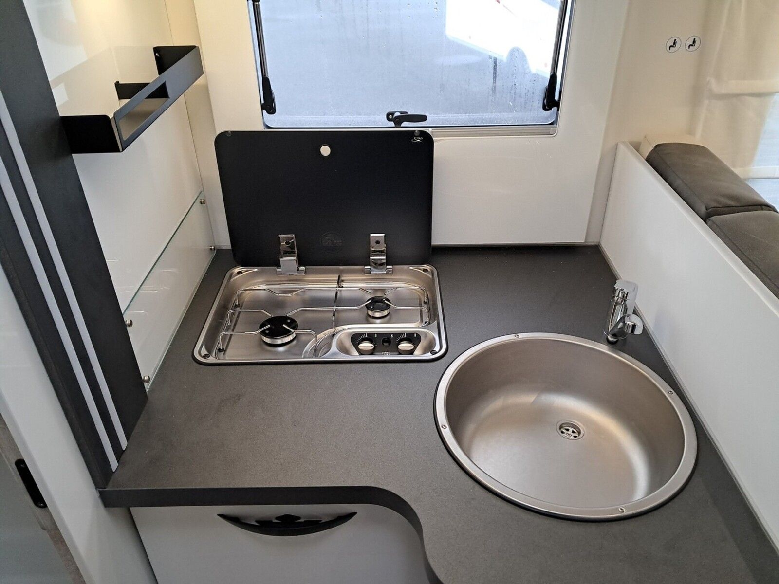 Fahrzeugabbildung Forster T F745 EB LTE,Solar,Markise,Lithium,Hubbett