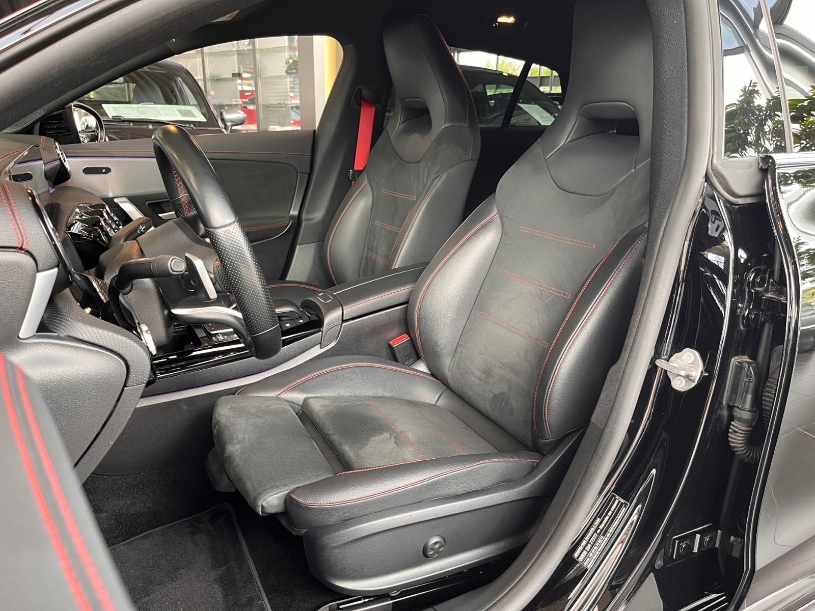 Fahrzeugabbildung Mercedes-Benz CLA -Klasse Shooting Brake 35 AMG 4MAITC 360°