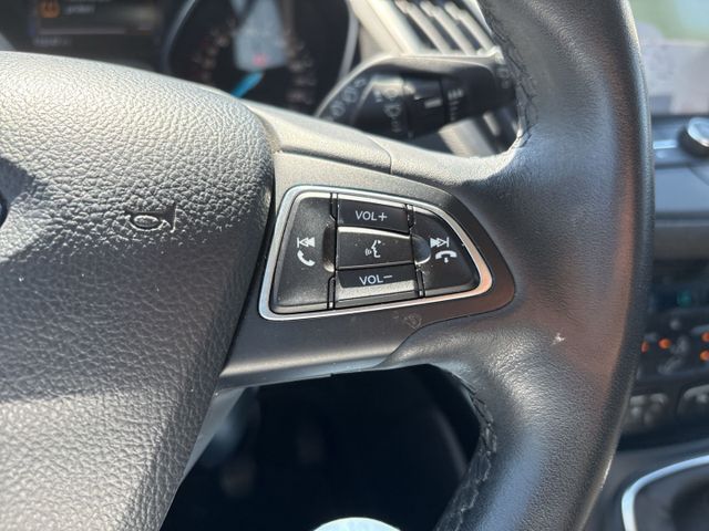 Kuga Titanium *Navi/El. Heckklappe/FullLink/Ambi