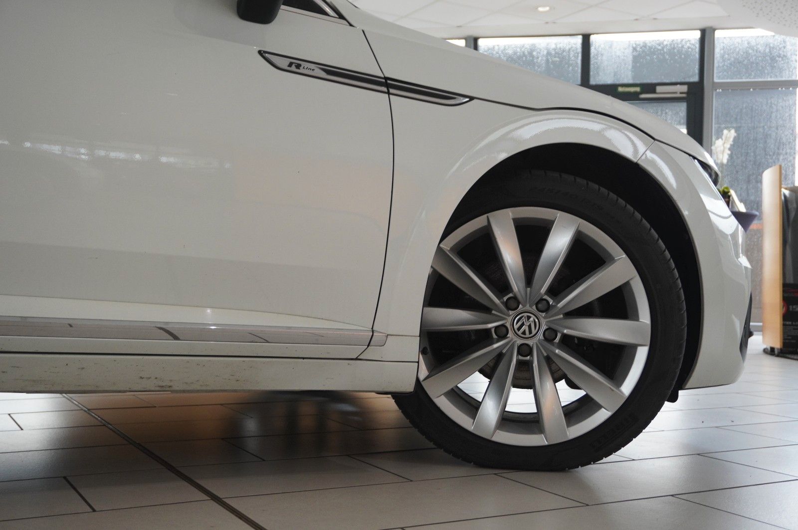 Fahrzeugabbildung Volkswagen Arteon 2.0 TSI R-LINE DSG NAVI/LED/KAMERA/VIRT.