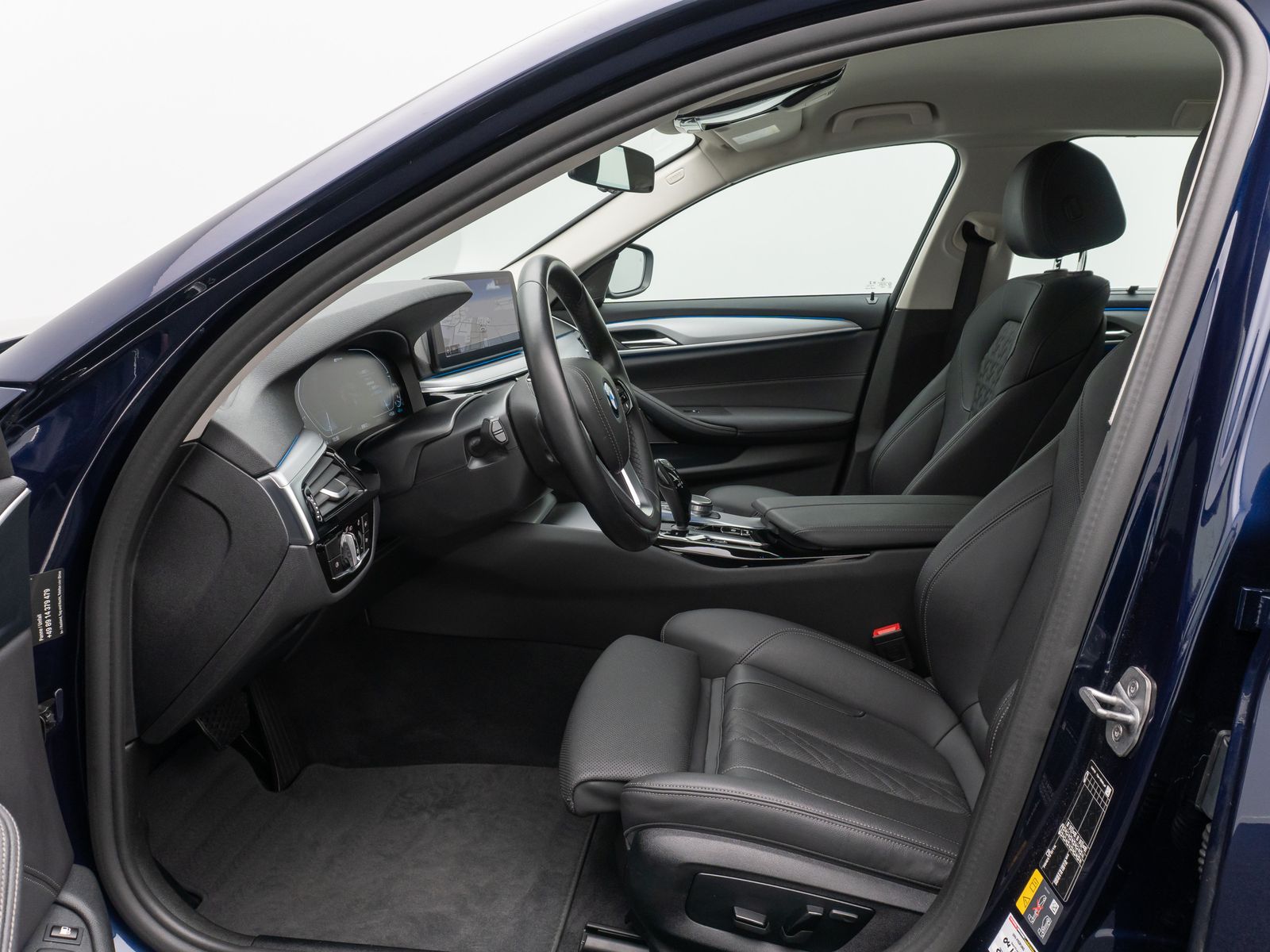 Fahrzeugabbildung BMW 530e Kamer Laser HUD DAB H/K Komfort Alarm Sport