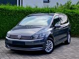 Volkswagen Touran Comfortline (7-Sitzer, 3-Zonen-Klima) - Volkswagen: mit Klimaautomatik, Zonen
