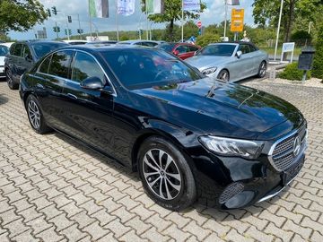 Mercedes E 200 - 5