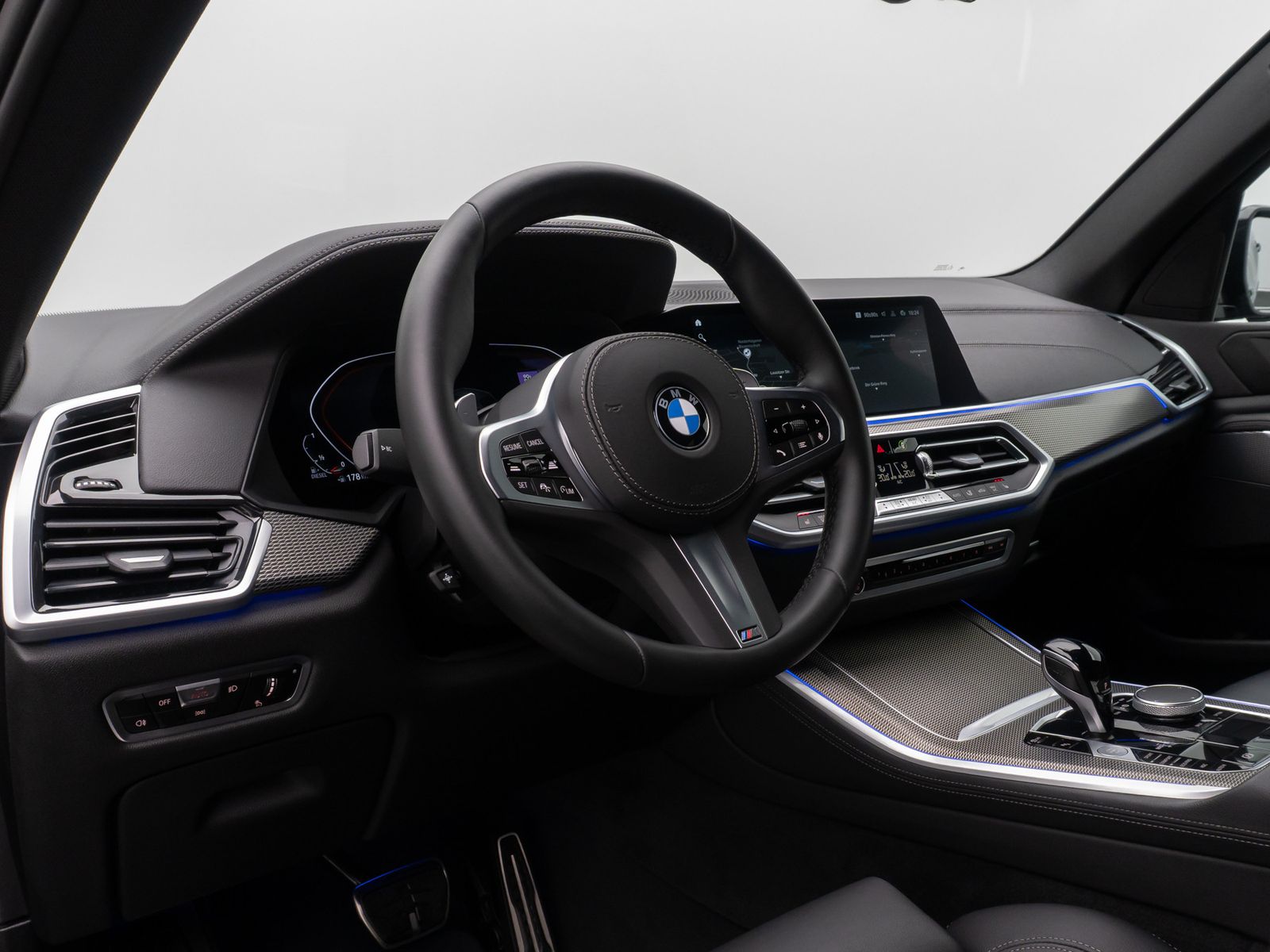 Fahrzeugabbildung BMW X5 xD30d M Sport HUD DAB DisplayKey HiFi 22Zoll