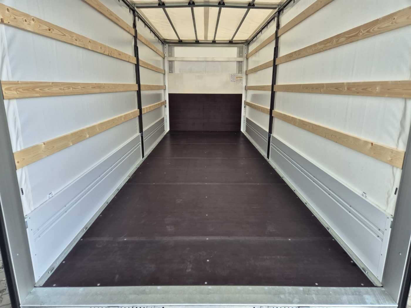 Fahrzeugabbildung Iveco Eurocargo ML120E25 / P Curtainsider+LBW Spoiler