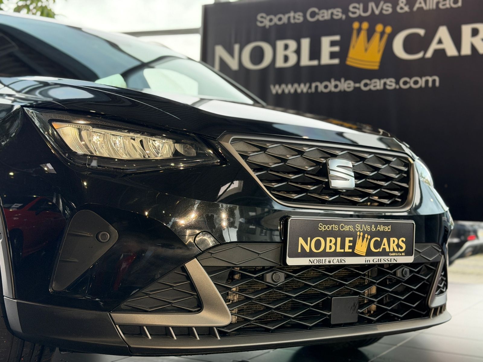 Fahrzeugabbildung SEAT ARONA 1.5 TSI DSG FR KLIMA NAV RFK ACC SHZ 17"